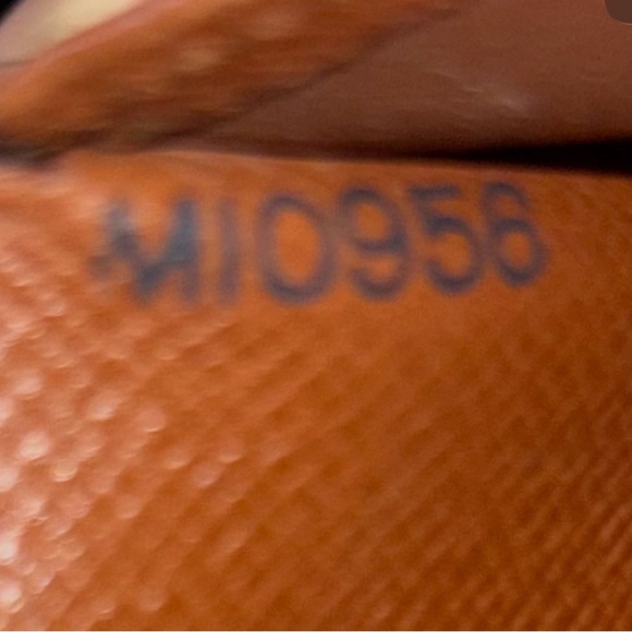 🤎🤎Louis Vuitton Kisslock Monogram Wallet🤎🤎 - Picture 10 of 10